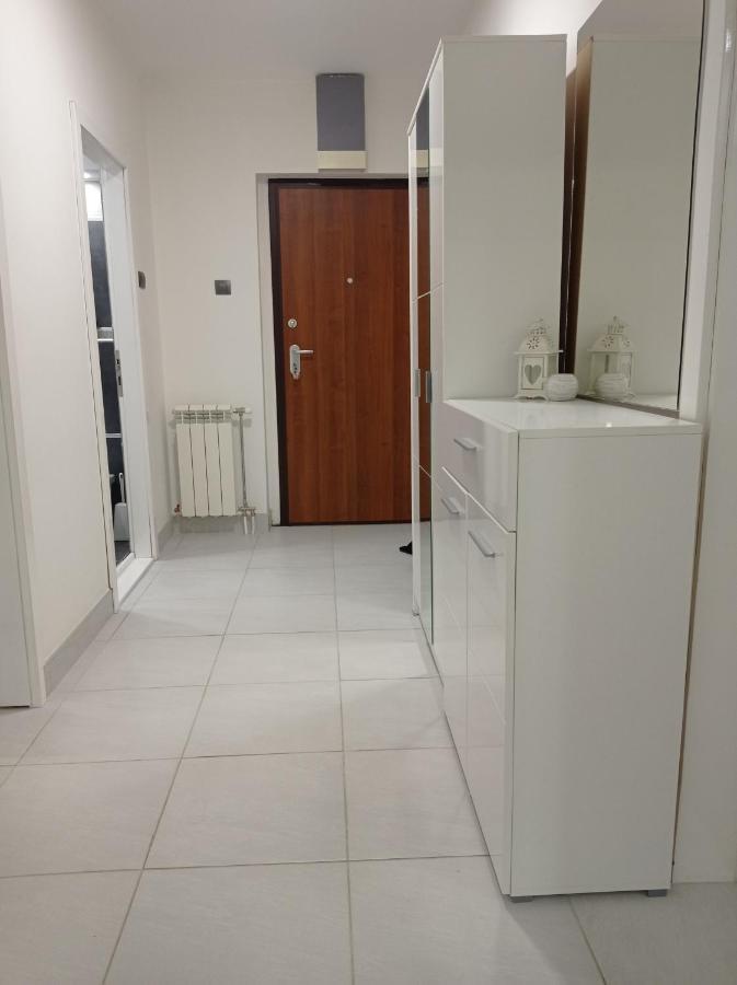 Apartman Simic - Stan Na Dan Bogatic Bagian luar foto