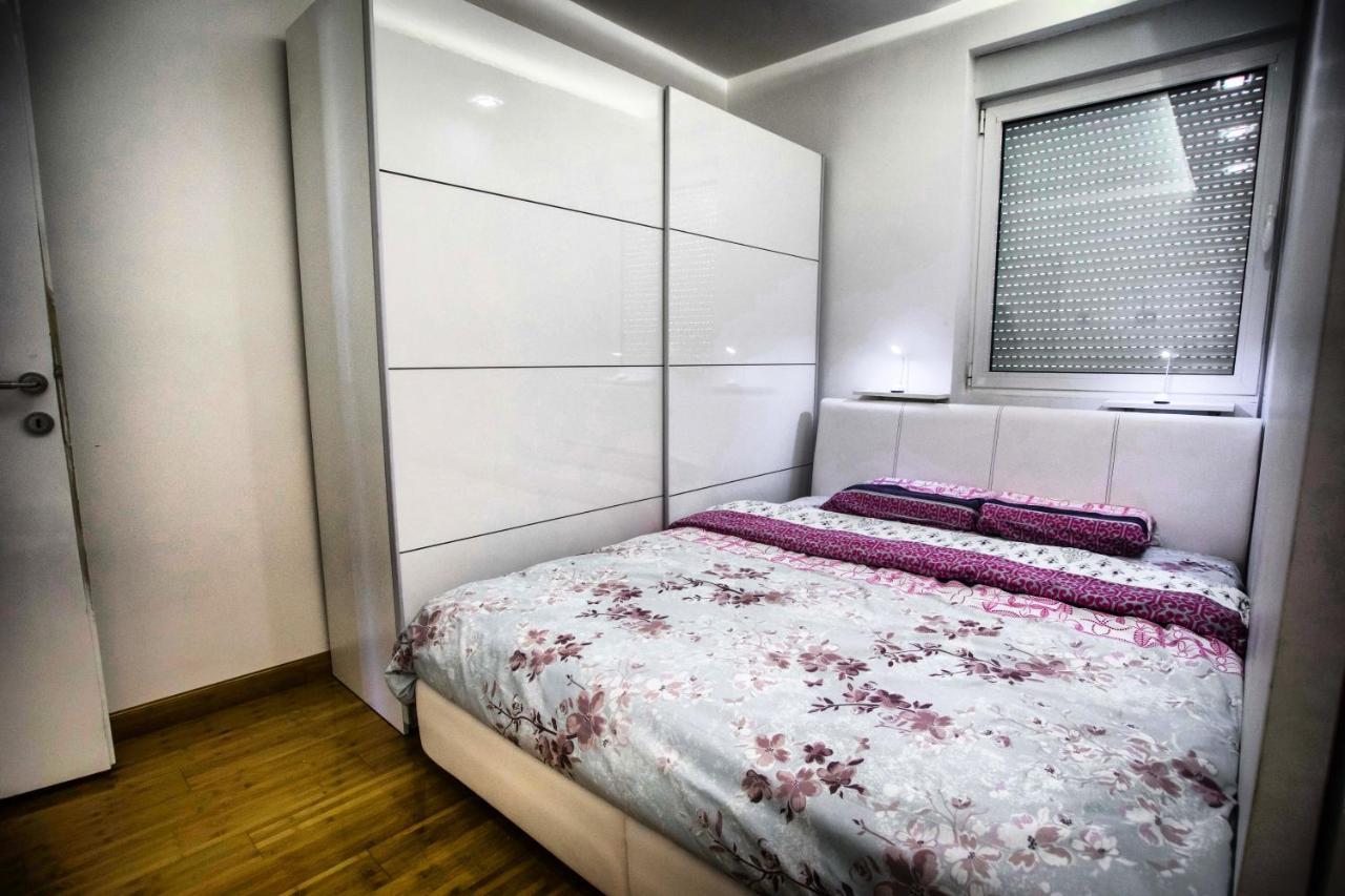 Apartman Simic - Stan Na Dan Bogatic Bagian luar foto