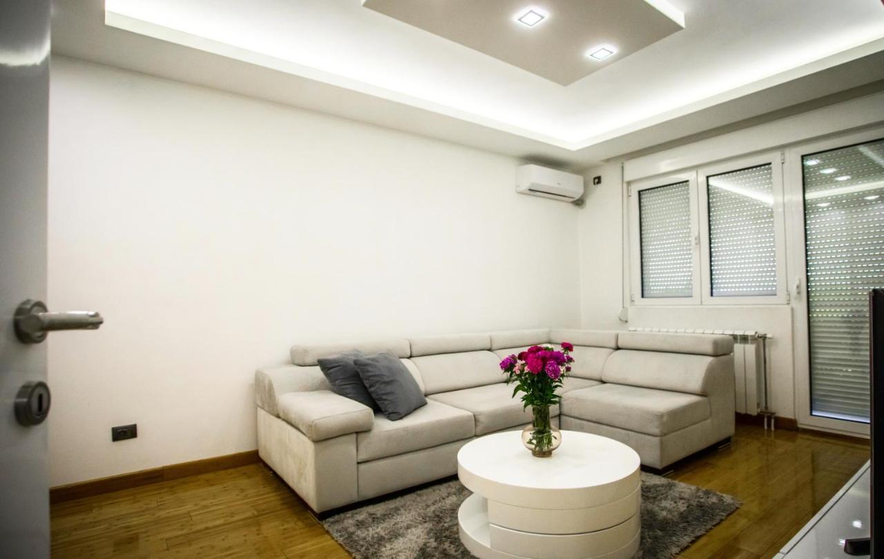Apartman Simic - Stan Na Dan Bogatic Bagian luar foto